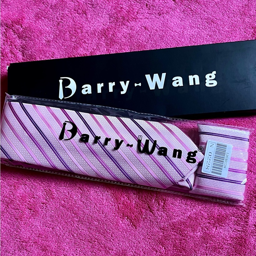 Stripped silk neck tie